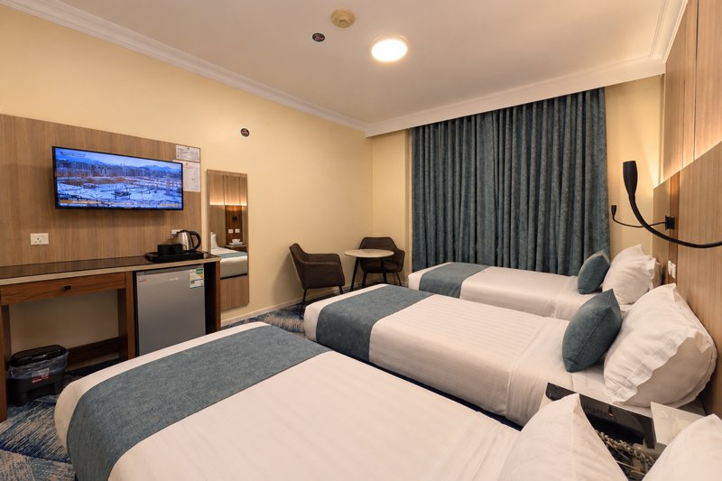 jawar taiba triple bed hotel room
